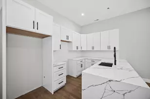 4543 S Ellis Ave, Chicago, IL 60653 - Photo 2