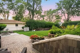 500 Redwood Ln, Schaumburg, IL 60193 - Photo 32