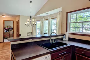 326 Stillwater Ct, Wauconda, IL 60084 - Photo 4