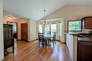 326 Stillwater Ct, Wauconda, IL 60084 - Photo 6