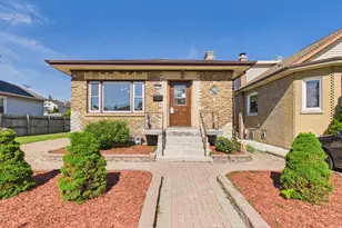 2716 N 75th Ct, Elmwood Park, IL 60707 - Photo 1