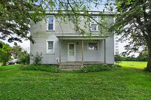 1112 N 33rd Rd, Utica, IL 61373 - Photo 1
