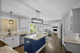 2404 Bainbridge Blvd, West Chicago, IL 60185 - Photo 10