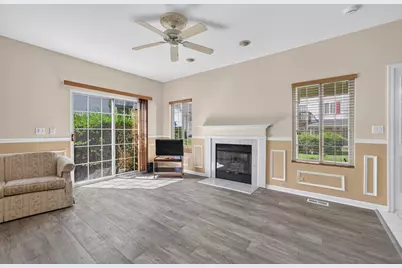 319 Windsor Court #B, South Elgin, IL 60177 - Photo 4