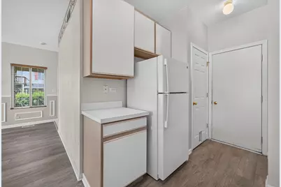 319 Windsor Court #B, South Elgin, IL 60177 - Photo 8