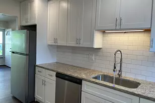 209 W Maple Ave, Mundelein, IL 60060 - Photo 8