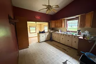 105 W Lincoln Ave, Arlington, IL 61312 - Photo 6