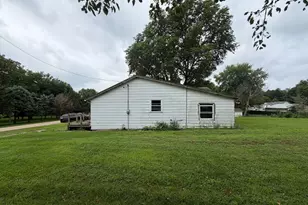 105 W Lincoln Ave, Arlington, IL 61312 - Photo 22