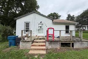 105 W Lincoln Ave, Arlington, IL 61312 - Photo 2