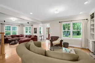 217 S Summit St, Wheaton, IL 60187 - Photo 6