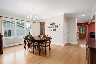 217 S Summit St, Wheaton, IL 60187 - Photo 10