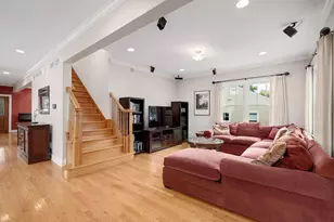 217 S Summit St, Wheaton, IL 60187 - Photo 8