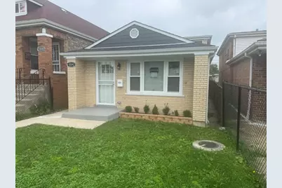 10042 S Princeton Avenue, Chicago, IL 60628 - Photo 2