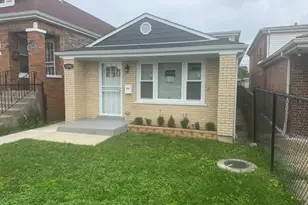 10042 S Princeton Ave, Chicago, IL 60628 - Photo 2