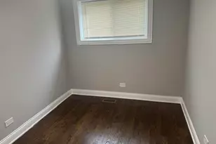 10042 S Princeton Ave, Chicago, IL 60628 - Photo 32