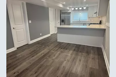10042 S Princeton Avenue, Chicago, IL 60628 - Photo 10