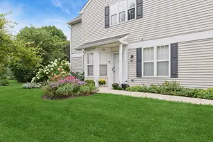 2911 Bartlett Ct, Naperville, IL 60564 - Photo 2