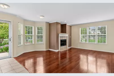 2911 Bartlett Court #104, Naperville, IL 60564 - Photo 4