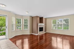 2911 Bartlett Ct, Naperville, IL 60564 - Photo 4