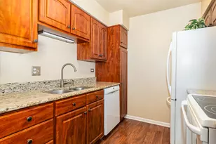 6106 Knoll Valley Dr, Willowbrook, IL 60527 - Photo 6