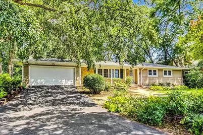 125 N Prospect Avenue, Clarendon Hills, IL 60514 - Photo 1