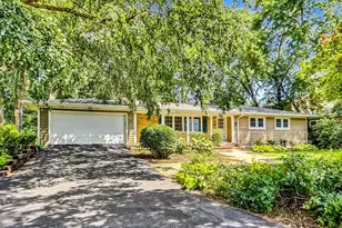 125 N Prospect Ave, Clarendon Hills, IL 60514 - Photo 1