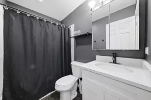 1204 Lincoln Ct, Streamwood, IL 60107 - Photo 20