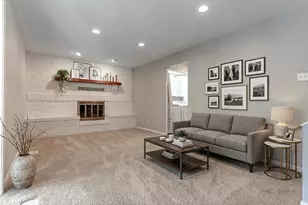 45 Monterey Dr, Vernon Hills, IL 60061 - Photo 4