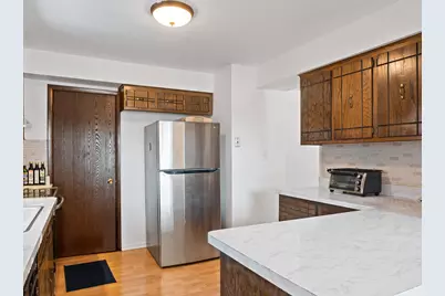9645 Ridgeland Avenue #201, Oak Lawn, IL 60453 - Photo 6