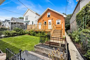 2419 W Berenice Ave, Chicago, IL 60618 - Photo 24