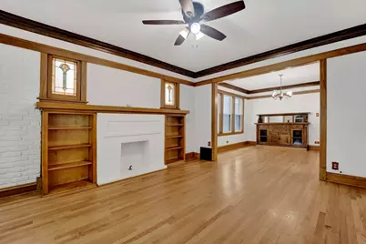 2419 W Berenice Avenue, Chicago, IL 60618 - Photo 4
