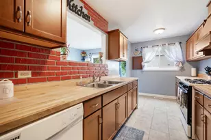 1406 Glen Hill Dr, Glendale Heights, IL 60139 - Photo 10
