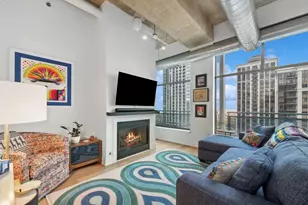 125 E 13th St, Chicago, IL 60605 - Photo 2