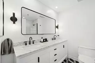 125 E 13th St, Chicago, IL 60605 - Photo 12
