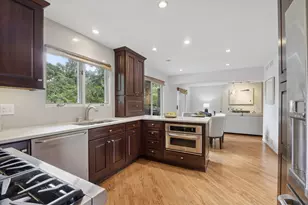 11515 Burr Oak Ln, Burr Ridge, IL 60527 - Photo 12