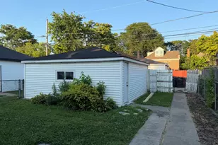 8753 S Laflin St, Chicago, IL 60620 - Photo 16