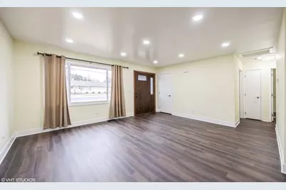 760 Pleasant Street, Woodstock, IL 60098 - Photo 2