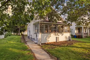 2132 9th St, Rockford, IL 61104 - Photo 2