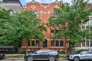 3713 N Ashland Ave, Chicago, IL 60613 - Photo 1