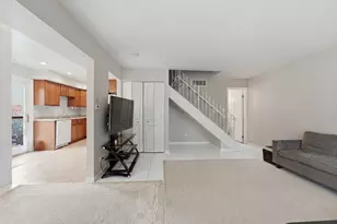 1784 Queensbury Cir, Hoffman Estates, IL 60169 - Photo 10