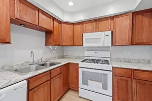 1784 Queensbury Cir, Hoffman Estates, IL 60169 - Photo 12