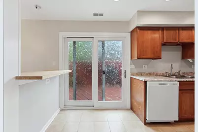 1784 Queensbury Circle #5714, Hoffman Estates, IL 60169 - Photo 4