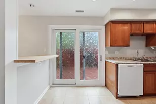 1784 Queensbury Cir, Hoffman Estates, IL 60169 - Photo 4
