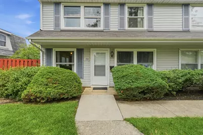 1784 Queensbury Circle #5714, Hoffman Estates, IL 60169 - Photo 2