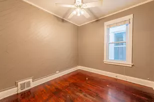 1932 W Touhy Ave, Chicago, IL 60626 - Photo 8