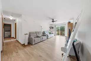 182 Aspen Ct, North Aurora, IL 60542 - Photo 4