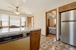 11607 S Ave J, Chicago, IL 60617 - Photo 8