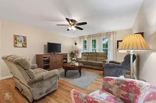 606 Banbury Ct, Roselle, IL 60172 - Photo 16