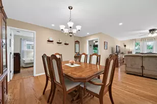 606 Banbury Ct, Roselle, IL 60172 - Photo 10