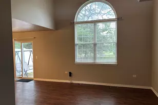 538 Mallard Ln, Sugar Grove, IL 60554 - Photo 2